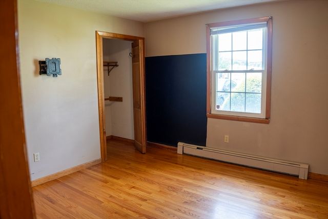 571 Mill St, Agawam, MA 01030