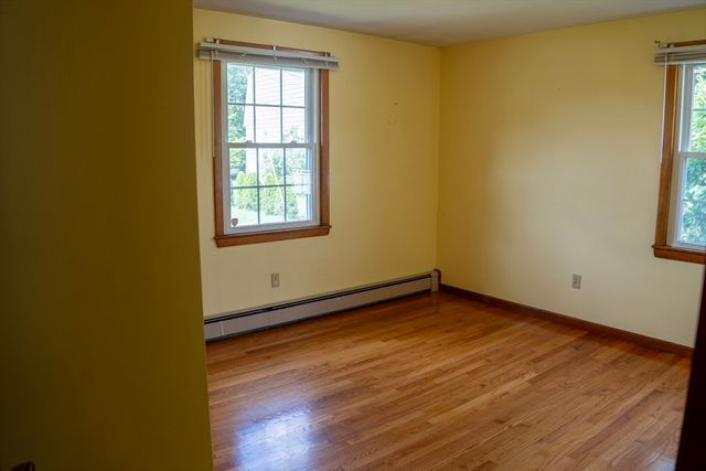 571 Mill St, Agawam, MA 01030