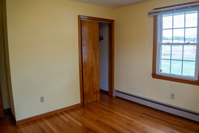 571 Mill St, Agawam, MA 01030