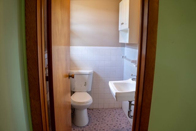 571 Mill St, Agawam, MA 01030