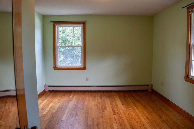 571 Mill St, Agawam, MA 01030