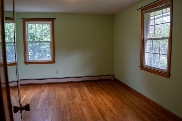 571 Mill St, Agawam, MA 01030