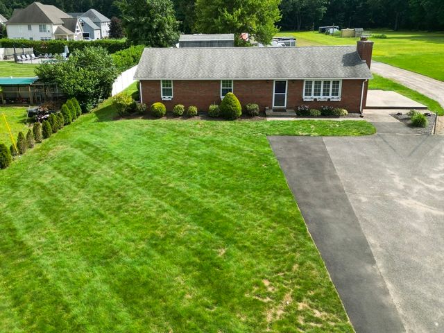 571 Mill St, Agawam, MA 01030