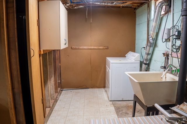 571 Mill St, Agawam, MA 01030