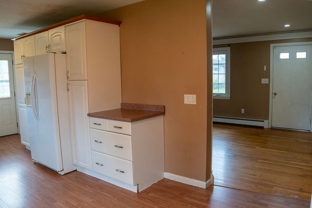 571 Mill St, Agawam, MA 01030