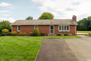 571 Mill St, Agawam, MA 01030