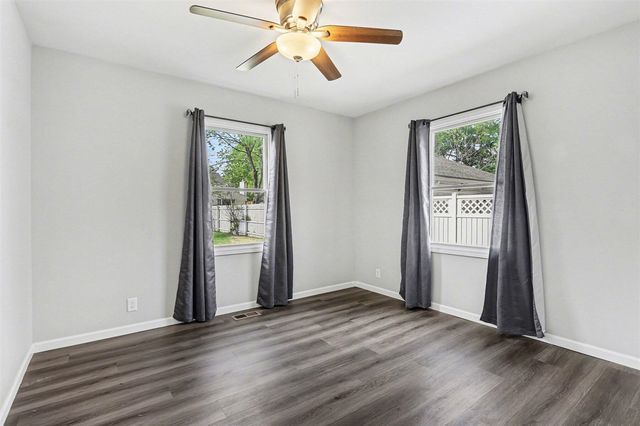 1528 Roseland Avenue, Kalamazoo, MI 49001