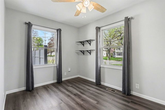 1528 Roseland Avenue, Kalamazoo, MI 49001