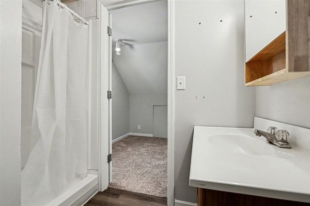 1528 Roseland Avenue, Kalamazoo, MI 49001