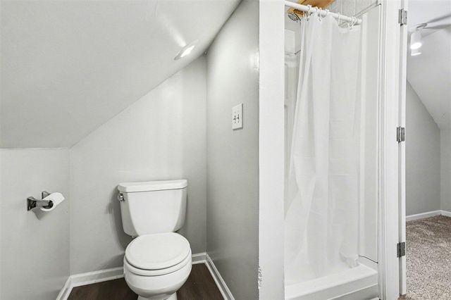 1528 Roseland Avenue, Kalamazoo, MI 49001