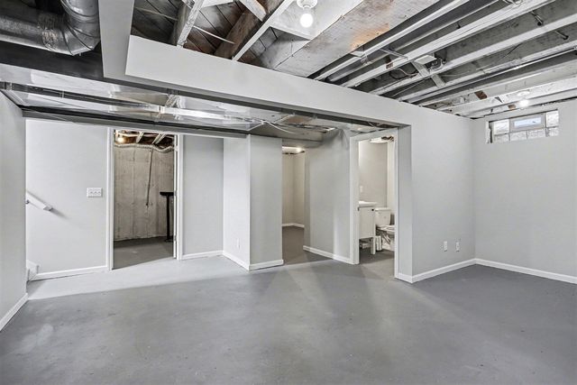 1528 Roseland Avenue, Kalamazoo, MI 49001