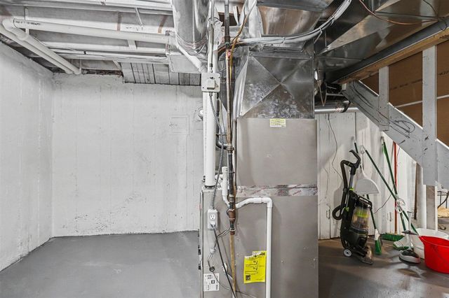 1528 Roseland Avenue, Kalamazoo, MI 49001