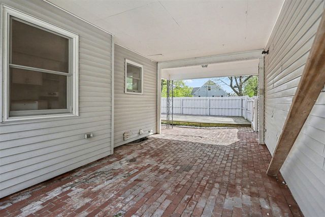 1528 Roseland Avenue, Kalamazoo, MI 49001