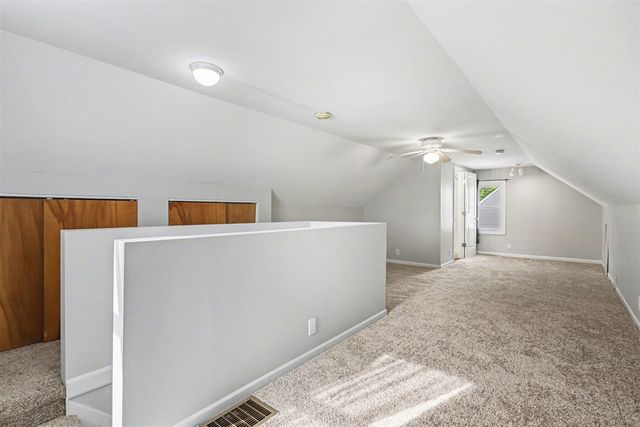 1528 Roseland Avenue, Kalamazoo, MI 49001