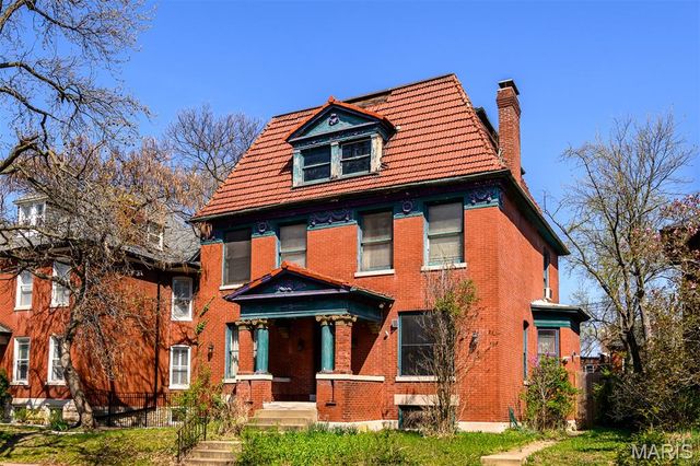 3627 Utah Place, St Louis, MO 63116