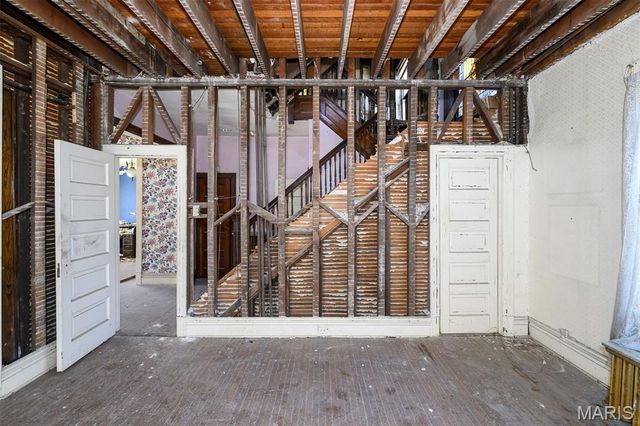 3627 Utah Place, St Louis, MO 63116