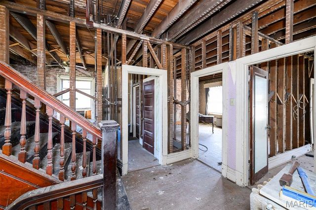 3627 Utah Place, St Louis, MO 63116