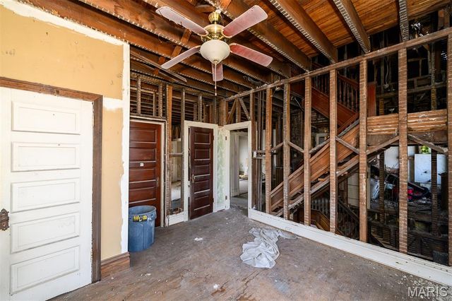 3627 Utah Place, St Louis, MO 63116