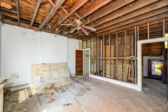 3627 Utah Place, St Louis, MO 63116