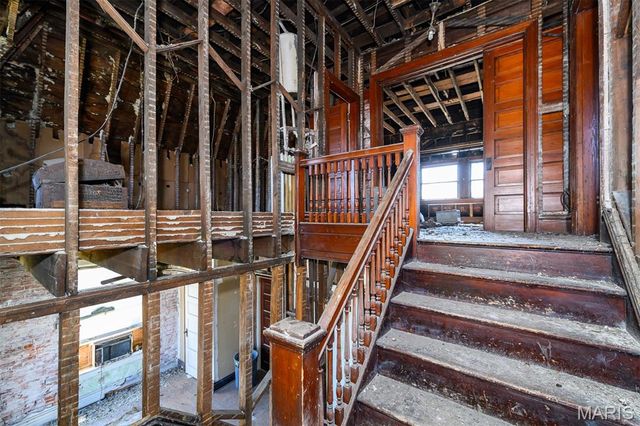 3627 Utah Place, St Louis, MO 63116