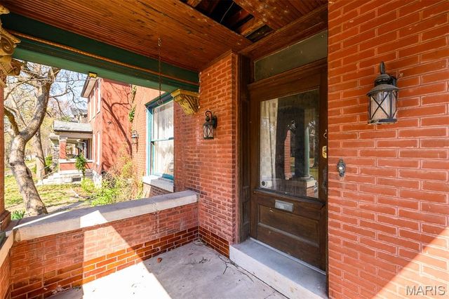 3627 Utah Place, St Louis, MO 63116