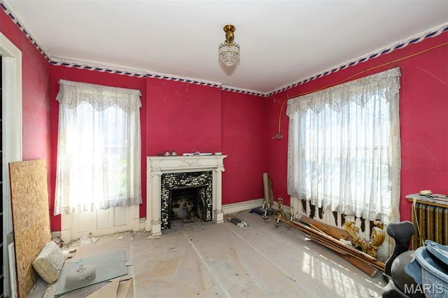 3627 Utah Place, St Louis, MO 63116