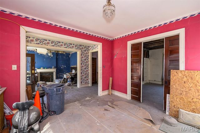 3627 Utah Place, St Louis, MO 63116