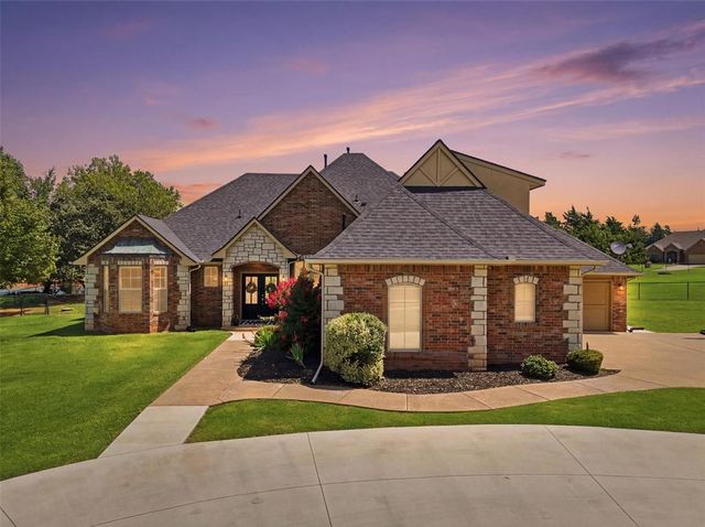 8321 Venezia Lane, Edmond, OK 73034