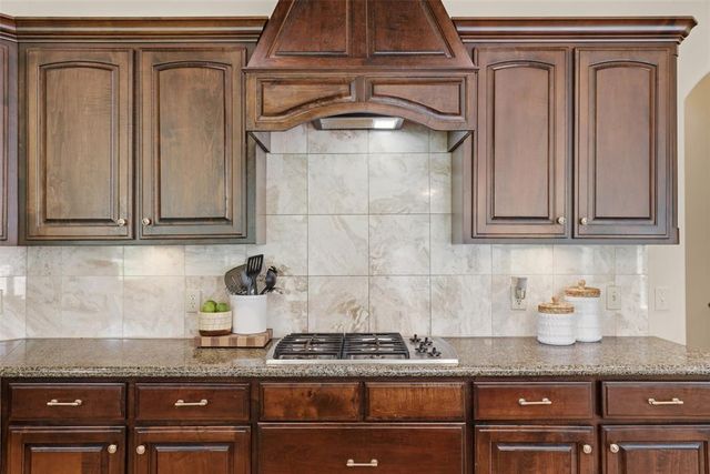 8321 Venezia Lane, Edmond, OK 73034