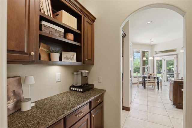8321 Venezia Lane, Edmond, OK 73034