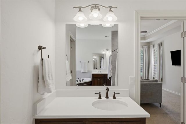 8321 Venezia Lane, Edmond, OK 73034