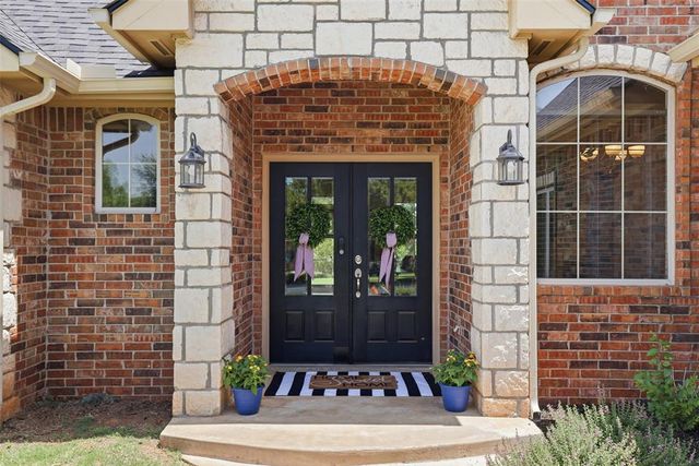 8321 Venezia Lane, Edmond, OK 73034
