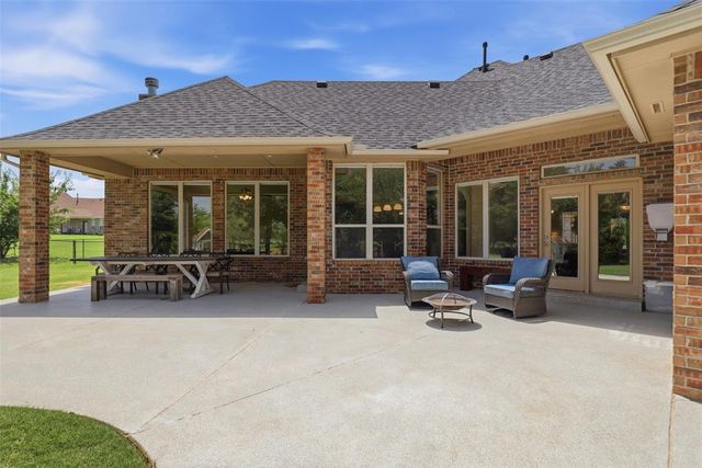 8321 Venezia Lane, Edmond, OK 73034