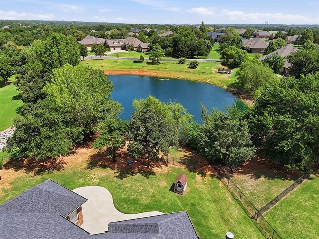 8321 Venezia Lane, Edmond, OK 73034