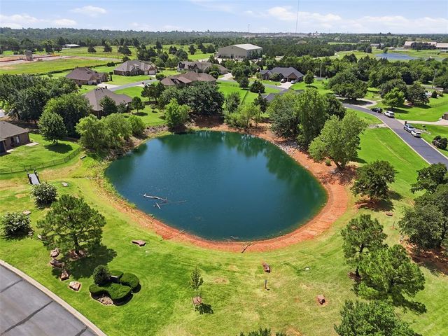 8321 Venezia Lane, Edmond, OK 73034