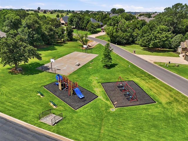 8321 Venezia Lane, Edmond, OK 73034