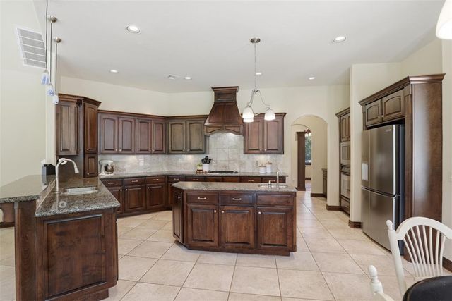 8321 Venezia Lane, Edmond, OK 73034