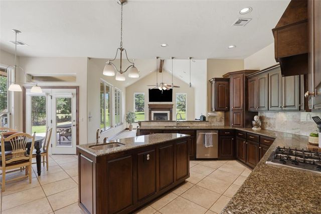 8321 Venezia Lane, Edmond, OK 73034