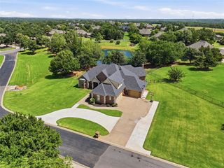 8321 Venezia Lane, Edmond, OK 73034