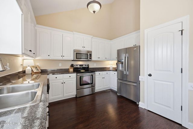 2128 Cherrytree Lane, Winterville, NC 28590