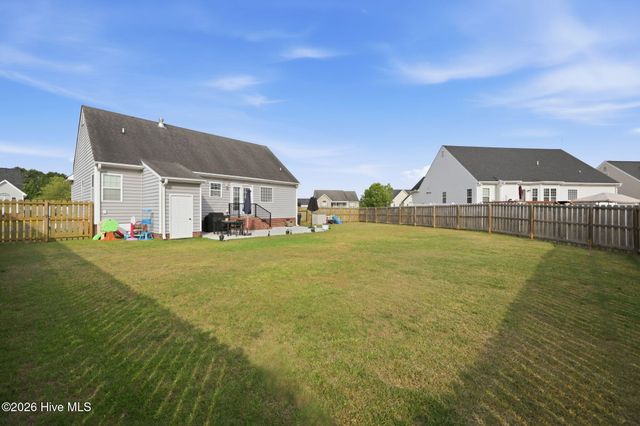 2128 Cherrytree Lane, Winterville, NC 28590