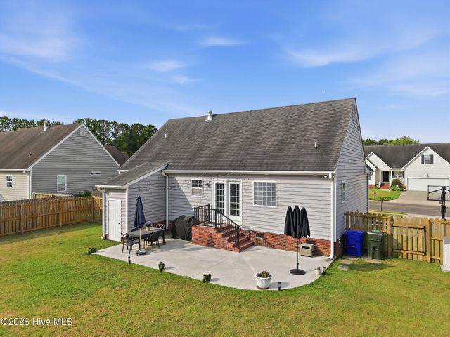 2128 Cherrytree Lane, Winterville, NC 28590