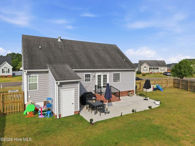 2128 Cherrytree Lane, Winterville, NC 28590