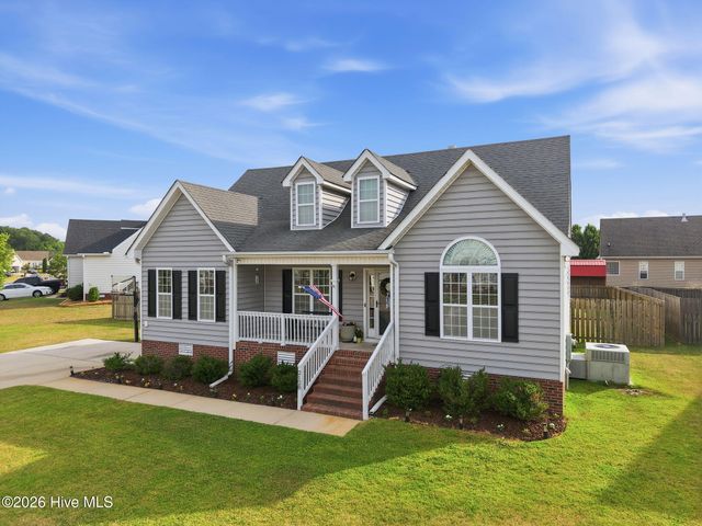 2128 Cherrytree Lane, Winterville, NC 28590