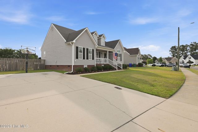 2128 Cherrytree Lane, Winterville, NC 28590
