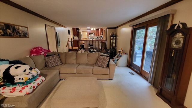 3041 Belmont Drive, Brooklyn Heights, OH 44131