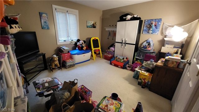 3041 Belmont Drive, Brooklyn Heights, OH 44131