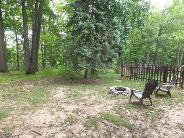 3041 Belmont Drive, Brooklyn Heights, OH 44131
