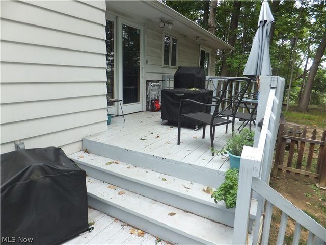 3041 Belmont Drive, Brooklyn Heights, OH 44131