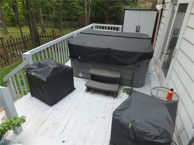3041 Belmont Drive, Brooklyn Heights, OH 44131